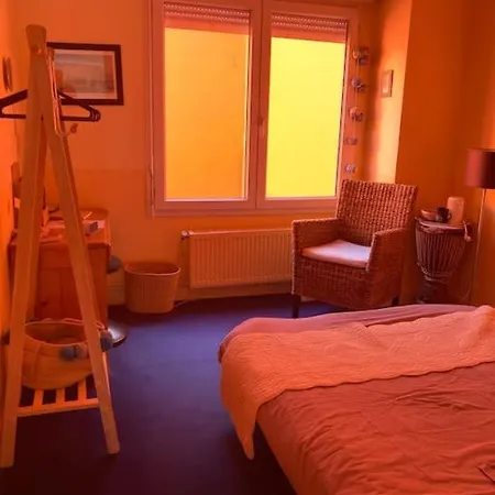 - Proche Du Centre - Salle D'eau Et Wc Prives